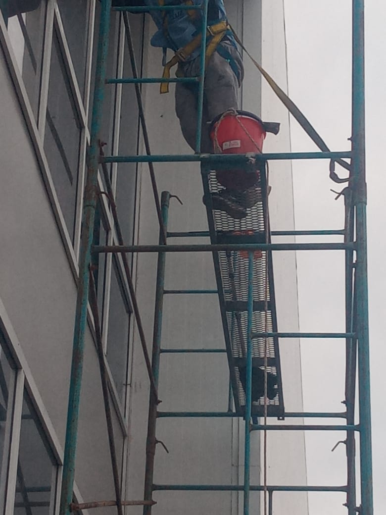 Mantenimiento de pisos en industria