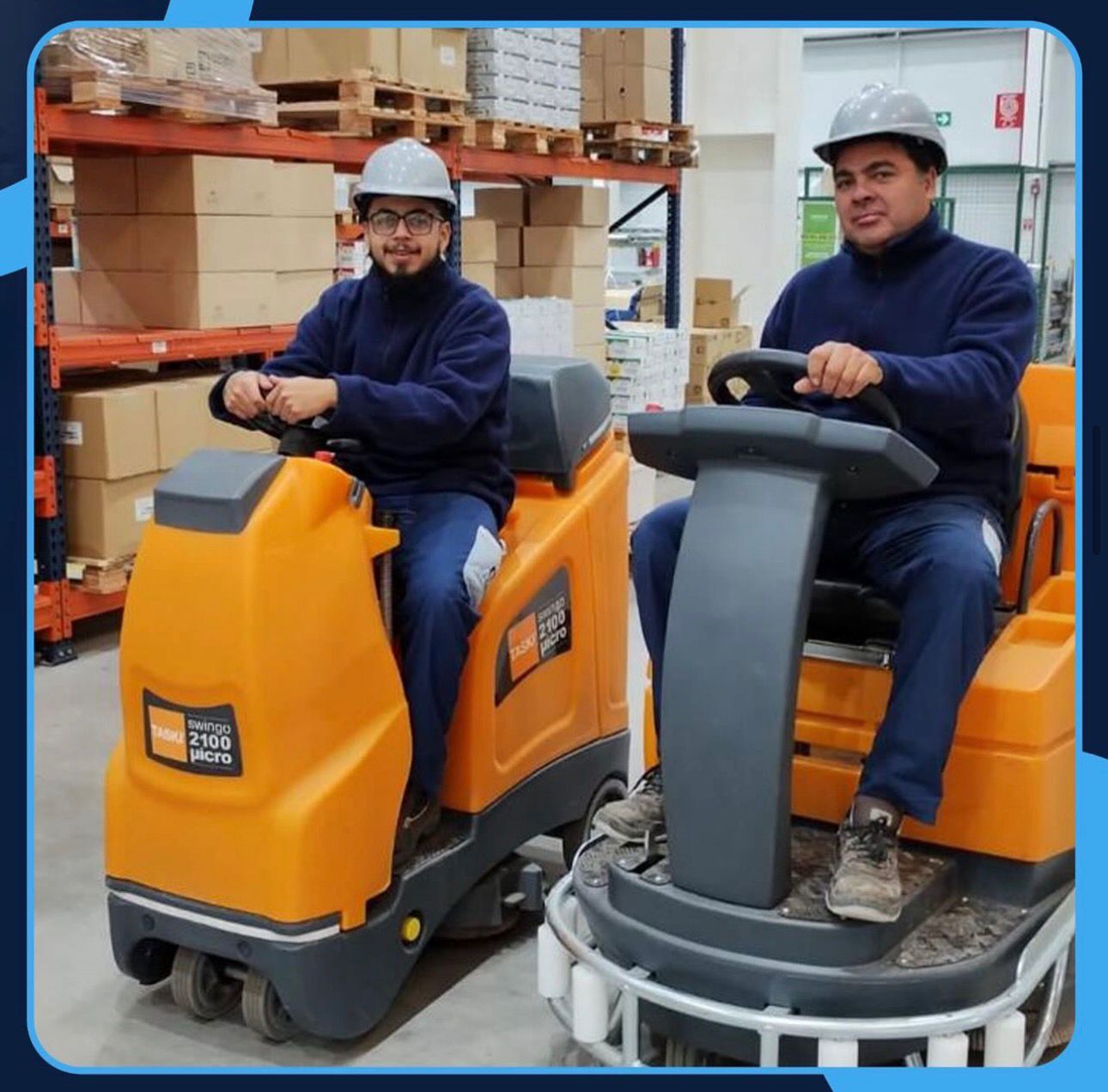 Maquinaria especializada - Operarios con equipo de fregado industrial